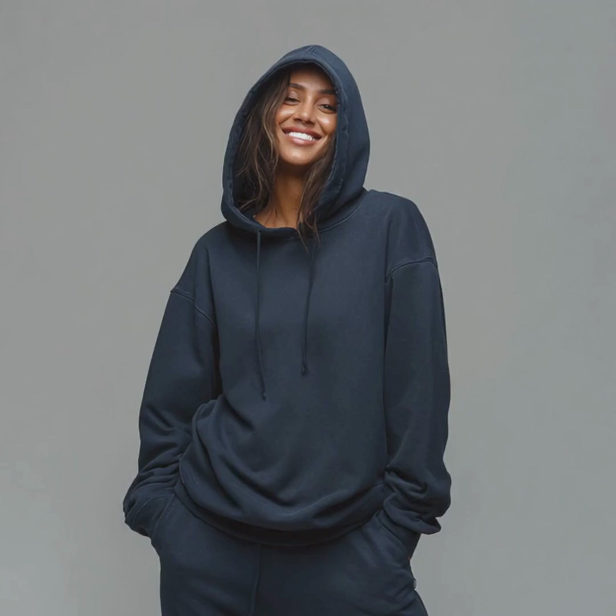 Video laden: Blue wave hoodie